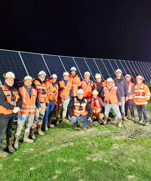 equipo-paneles parques fotovoltaicos